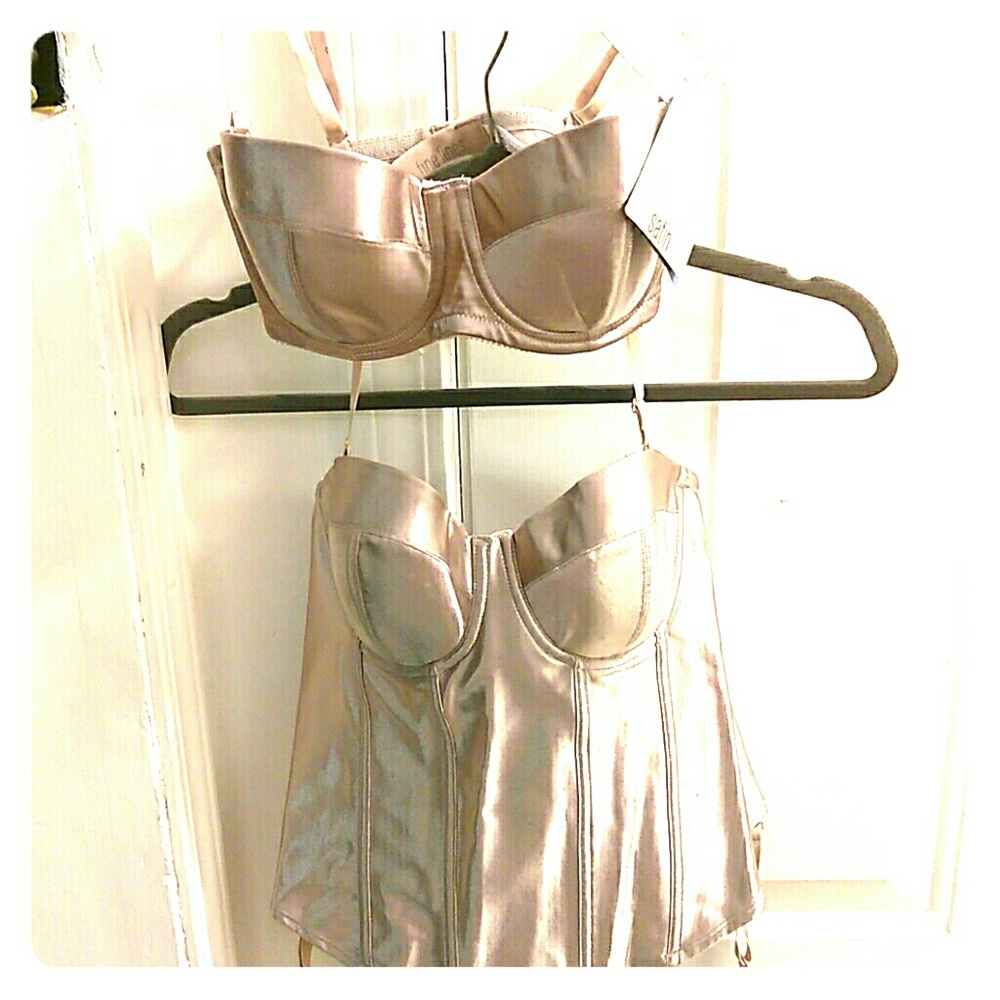 New 4-Way Strapless Bra & 4Way Convertible Bustier